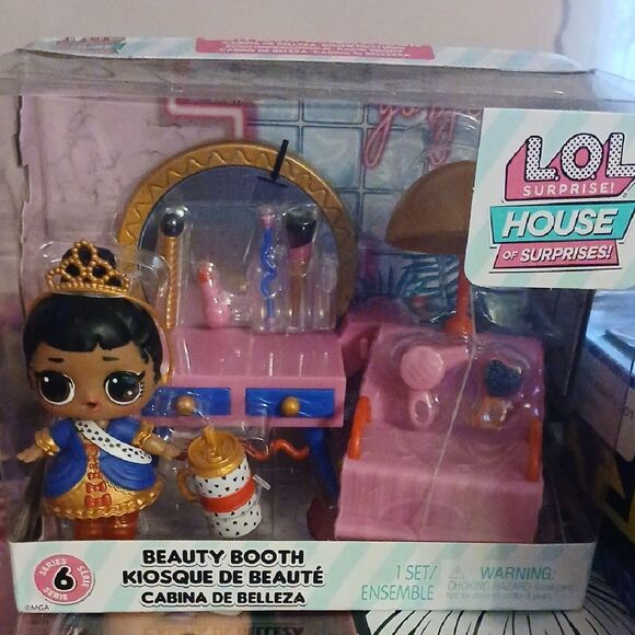 LOL Surprise House of Surprises Beauty Booth Set - Picture 4 of 4